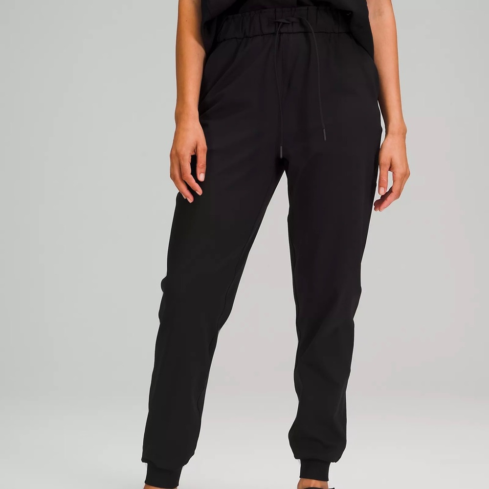 Stretch High-Rise Jogger